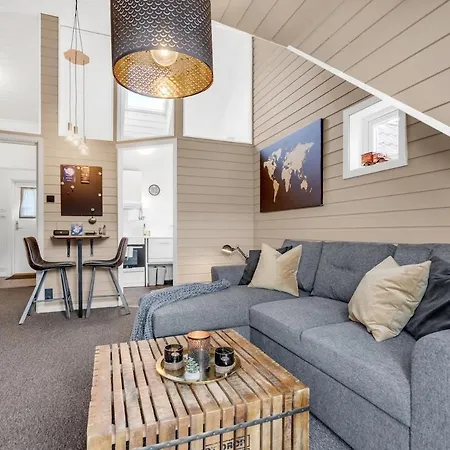 Polar Rose L L Unique * Tromsø